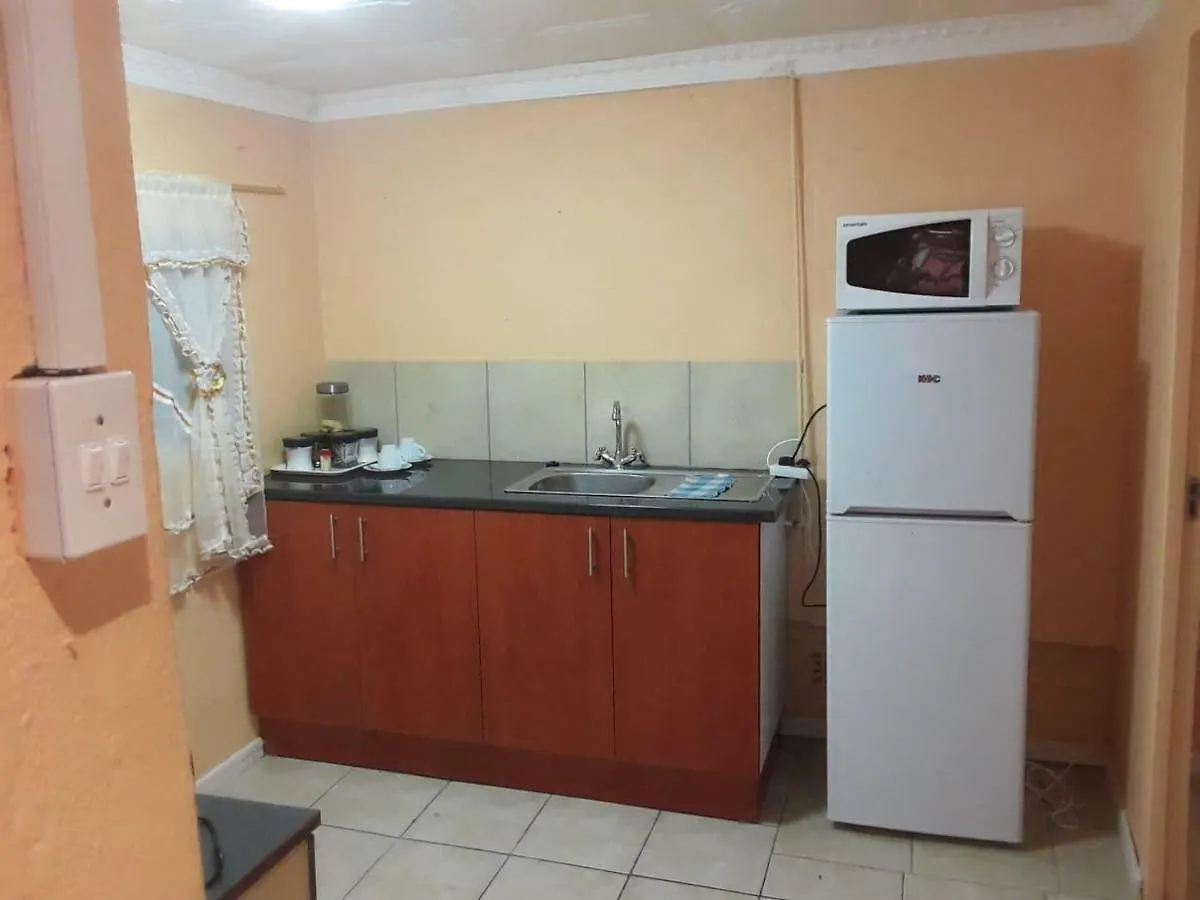 Canterbury Self-Catering Bellville 0*,